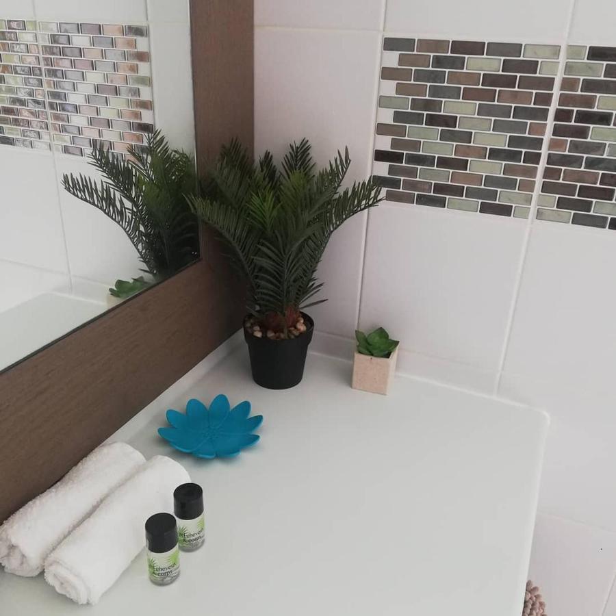 Studio Vue Mer Piscine Plage Kaz Punch Manganao Chez Julie Saint-Francois  Exterior photo