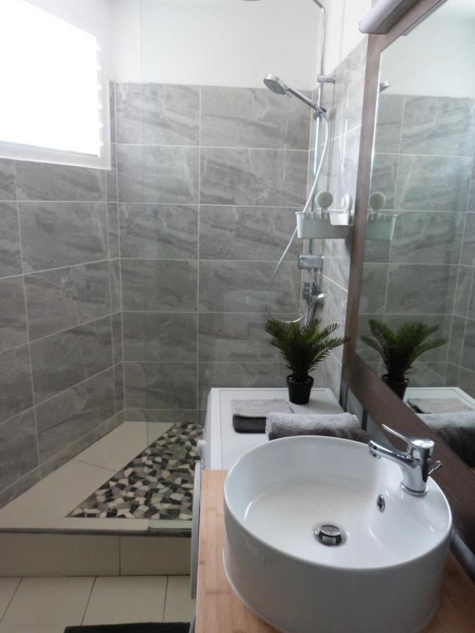 Studio Vue Mer Piscine Plage Kaz Punch Manganao Chez Julie Saint-Francois  Exterior photo